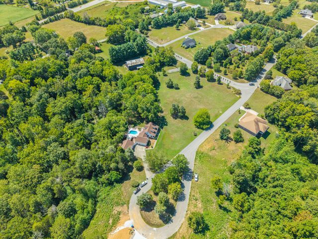 517 Colson Drive, Bronston, KY 42518