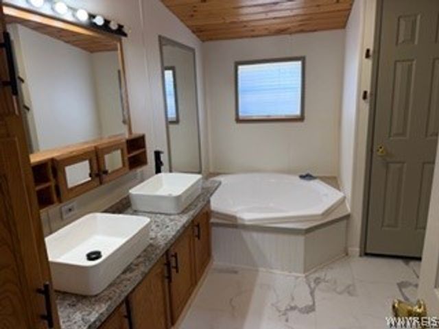 3622 Checkered Tavern Road, Hartland, NY 14094