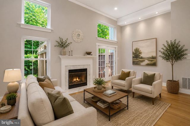 8322 LINDEN OAKS CT, Lorton, VA 22079