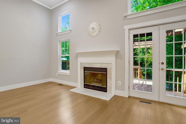 8322 LINDEN OAKS CT, Lorton, VA 22079