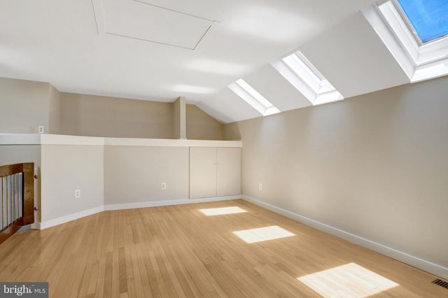 8322 LINDEN OAKS CT, Lorton, VA 22079