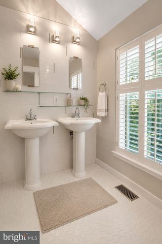 8322 LINDEN OAKS CT, Lorton, VA 22079