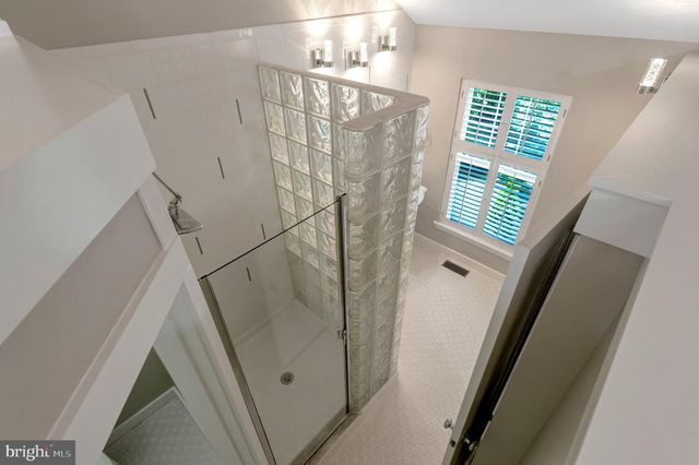 8322 LINDEN OAKS CT, Lorton, VA 22079