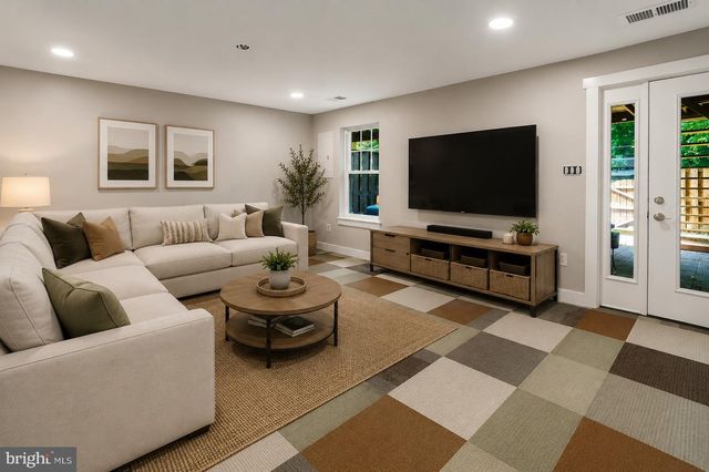 8322 LINDEN OAKS CT, Lorton, VA 22079