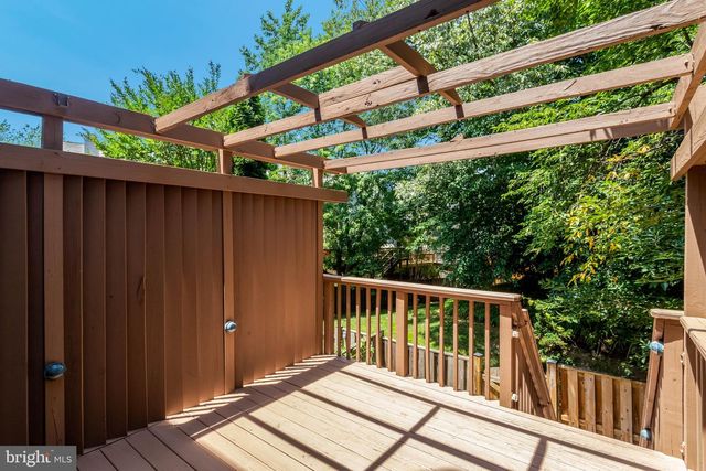 8322 LINDEN OAKS CT, Lorton, VA 22079