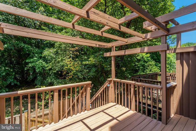 8322 LINDEN OAKS CT, Lorton, VA 22079