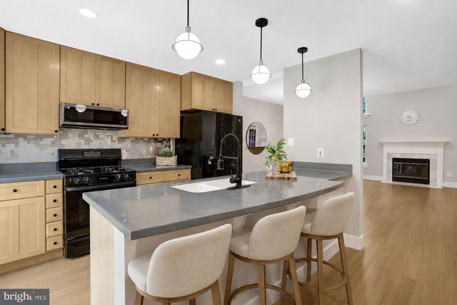 8322 LINDEN OAKS CT, Lorton, VA 22079