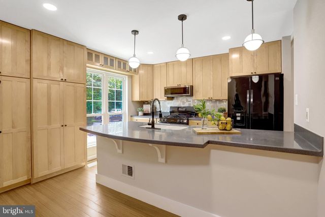 8322 LINDEN OAKS CT, Lorton, VA 22079
