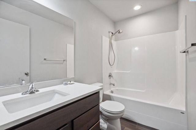 407 Dawson Lane, Pasco, WA 99301