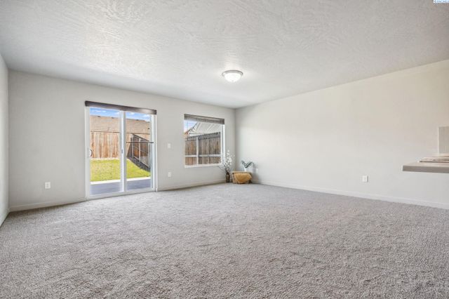 407 Dawson Lane, Pasco, WA 99301