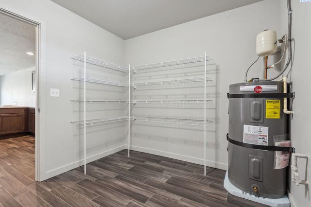 407 Dawson Lane, Pasco, WA 99301