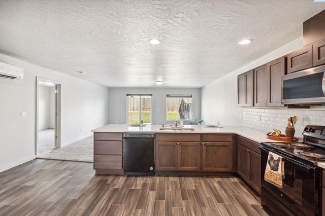 407 Dawson Lane, Pasco, WA 99301