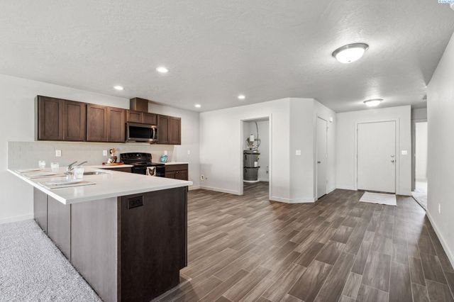 407 Dawson Lane, Pasco, WA 99301