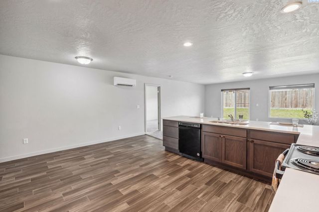 407 Dawson Lane, Pasco, WA 99301
