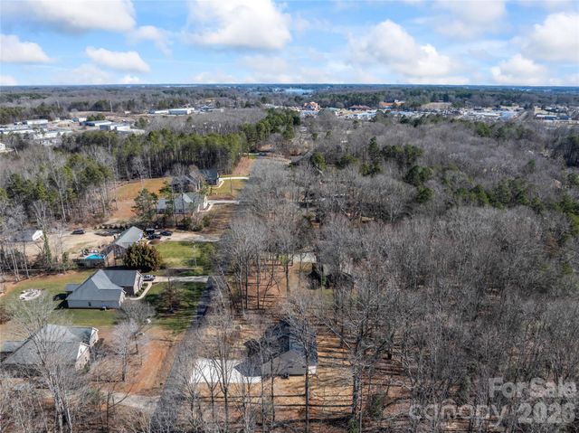 7540 Deer Track Drive 28, Denver, NC 28037