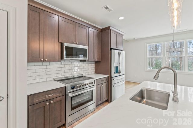 7540 Deer Track Drive 28, Denver, NC 28037