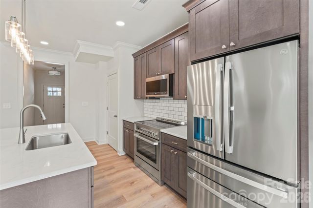 7540 Deer Track Drive 28, Denver, NC 28037