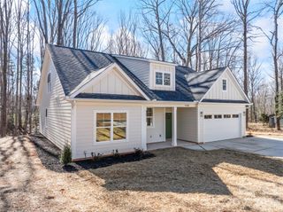 7540 Deer Track Drive 28, Denver, NC 28037