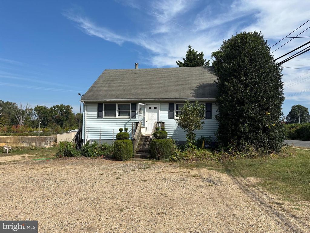 8901 OXON HILL RD, Fort Washington, MD 20744