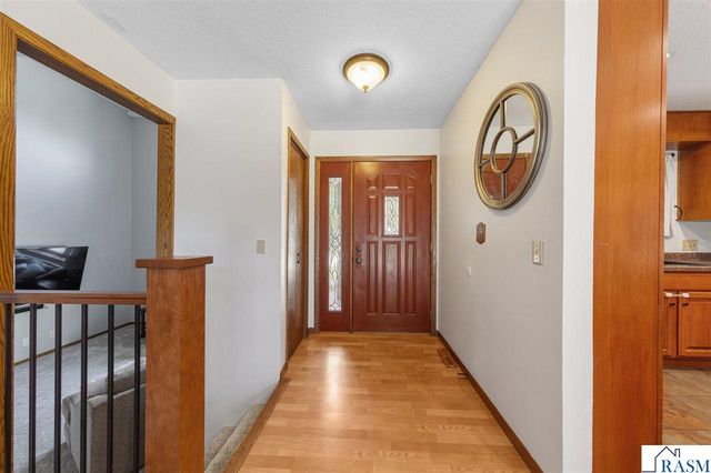1552 Nottingham Drive, North Mankato, MN 56003