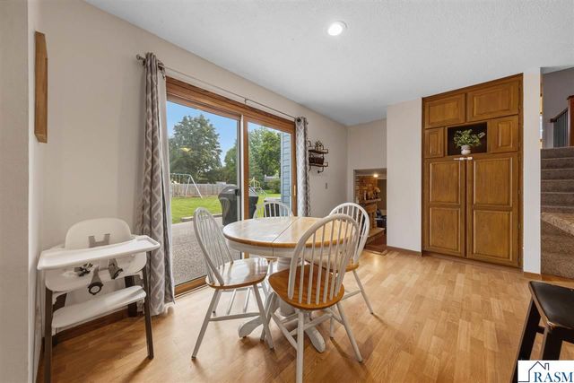 1552 Nottingham Drive, North Mankato, MN 56003
