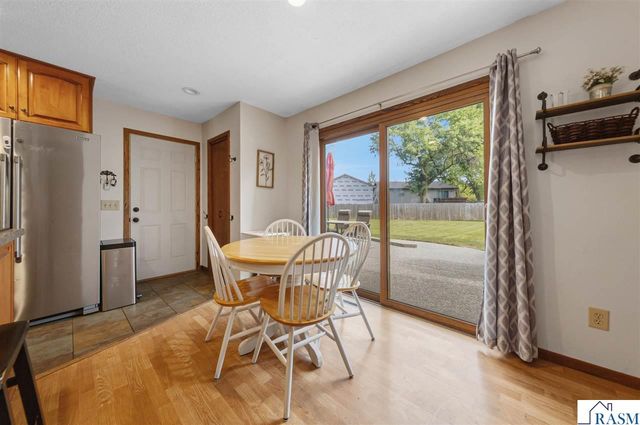 1552 Nottingham Drive, North Mankato, MN 56003