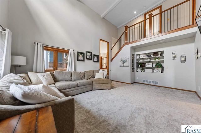 1552 Nottingham Drive, North Mankato, MN 56003