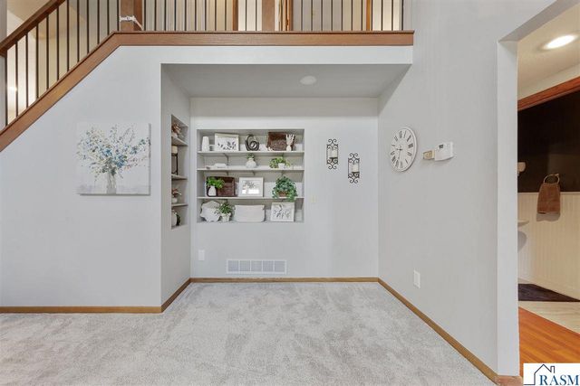 1552 Nottingham Drive, North Mankato, MN 56003