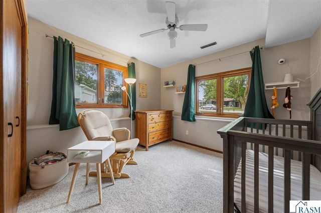 1552 Nottingham Drive, North Mankato, MN 56003