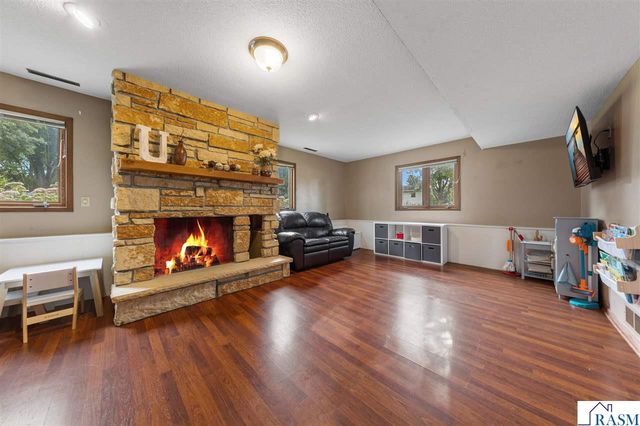1552 Nottingham Drive, North Mankato, MN 56003