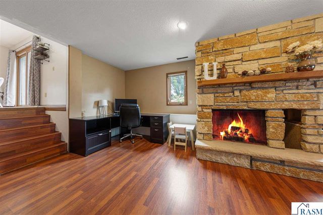 1552 Nottingham Drive, North Mankato, MN 56003