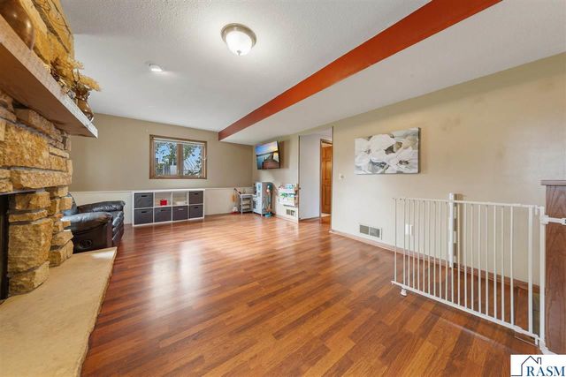 1552 Nottingham Drive, North Mankato, MN 56003