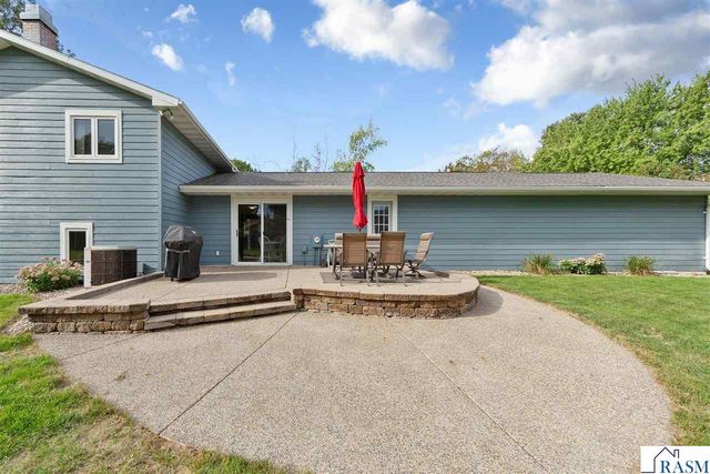 1552 Nottingham Drive, North Mankato, MN 56003
