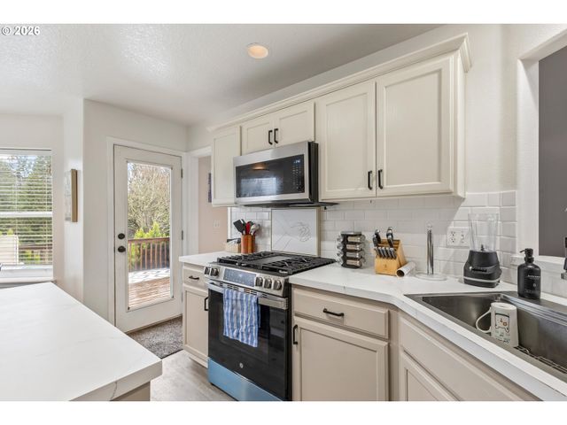 34826 EDNA BARR Ln, St Helens, OR 97051