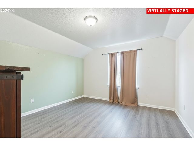 34826 EDNA BARR Ln, St Helens, OR 97051