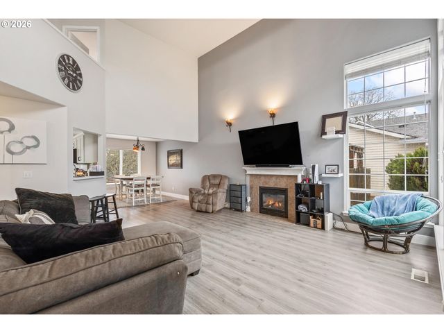 34826 EDNA BARR Ln, St Helens, OR 97051