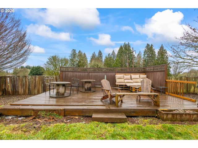 34826 EDNA BARR Ln, St Helens, OR 97051