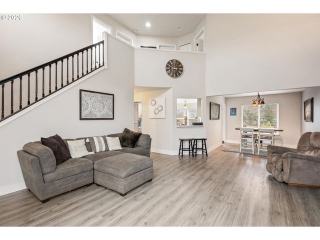 34826 EDNA BARR Ln, St Helens, OR 97051