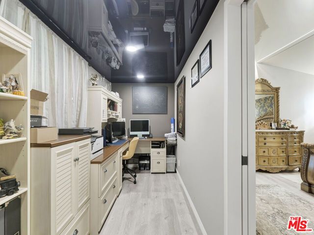 6842 Ranchito Avenue, Van Nuys (los Angeles), CA 91405