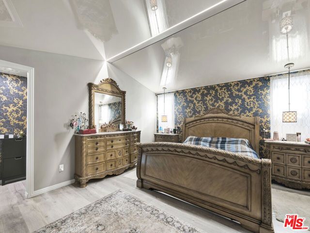 6842 Ranchito Avenue, Van Nuys (los Angeles), CA 91405