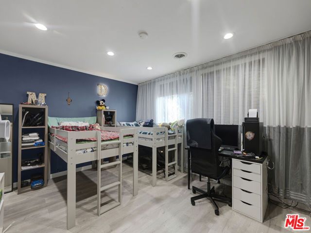 6842 Ranchito Avenue, Van Nuys (los Angeles), CA 91405