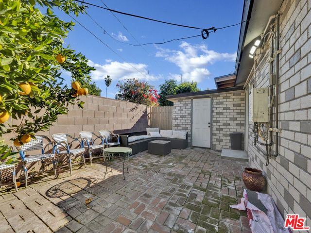 6842 Ranchito Avenue, Van Nuys (los Angeles), CA 91405