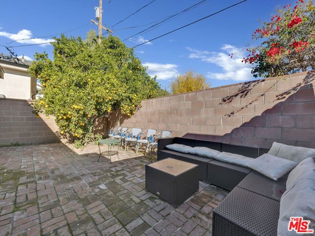 6842 Ranchito Avenue, Van Nuys (los Angeles), CA 91405