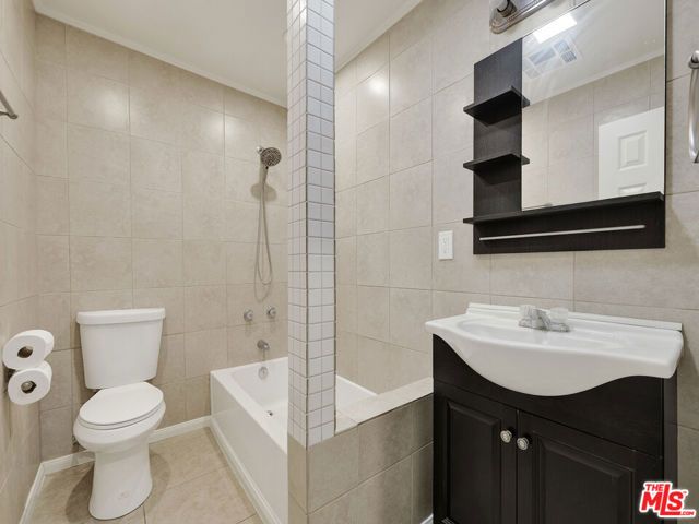 6842 Ranchito Avenue, Van Nuys (los Angeles), CA 91405