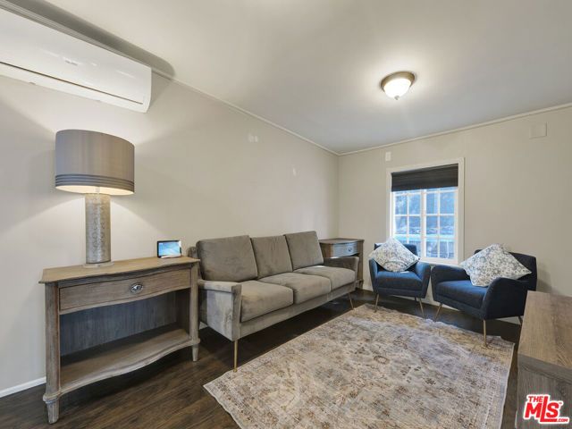 6842 Ranchito Avenue, Van Nuys (los Angeles), CA 91405