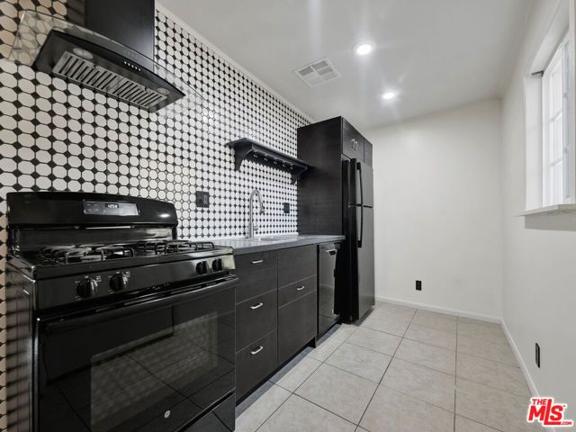 6842 Ranchito Avenue, Van Nuys (los Angeles), CA 91405