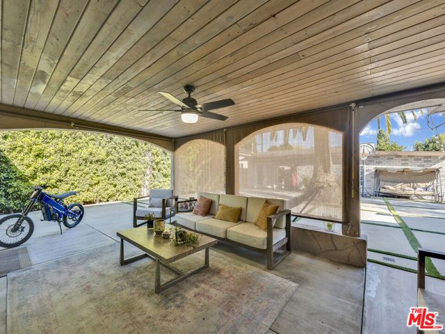 6842 Ranchito Avenue, Van Nuys (los Angeles), CA 91405