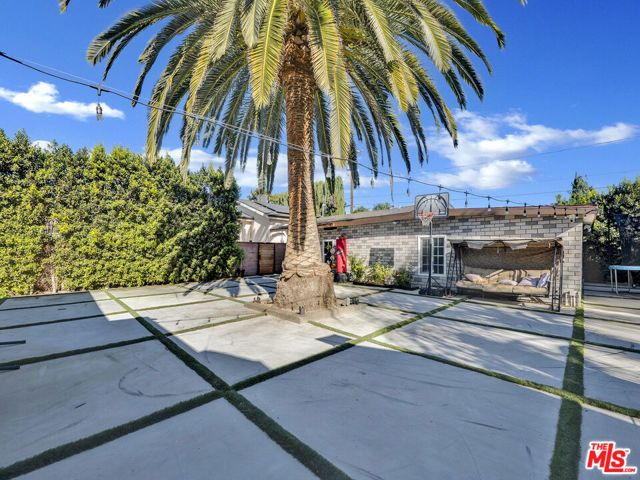 6842 Ranchito Avenue, Van Nuys (los Angeles), CA 91405