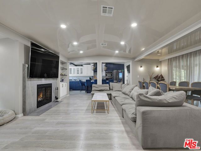 6842 Ranchito Avenue, Van Nuys (los Angeles), CA 91405