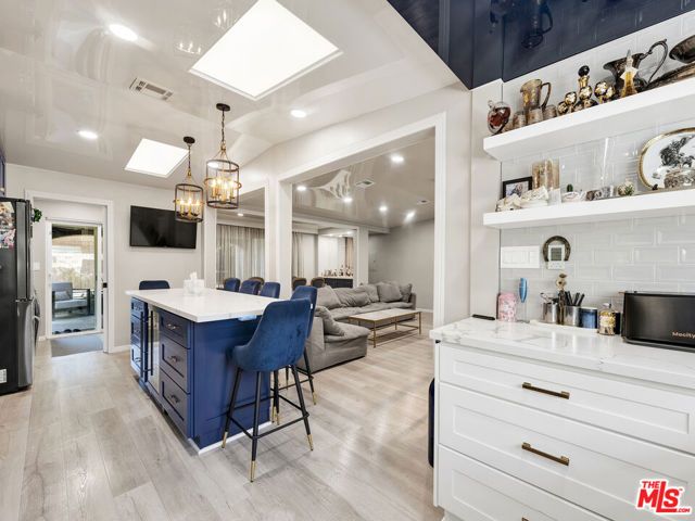 6842 Ranchito Avenue, Van Nuys (los Angeles), CA 91405